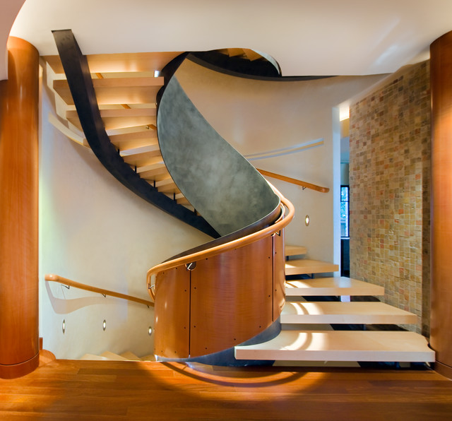 Винтовая лестница для современного интерьера.